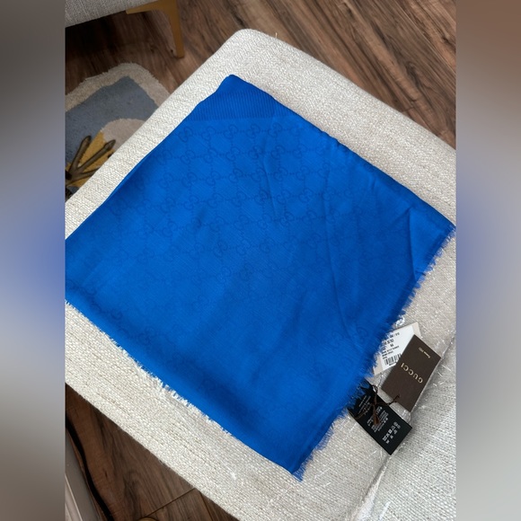 Authentic GUCCI summer shawl scarf royal blue with GG logo 140*140cm - Picture 1 of 11